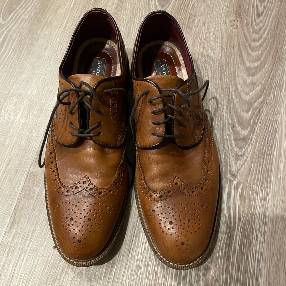 EUC - Aston Grey Wingtips (size 8.5)